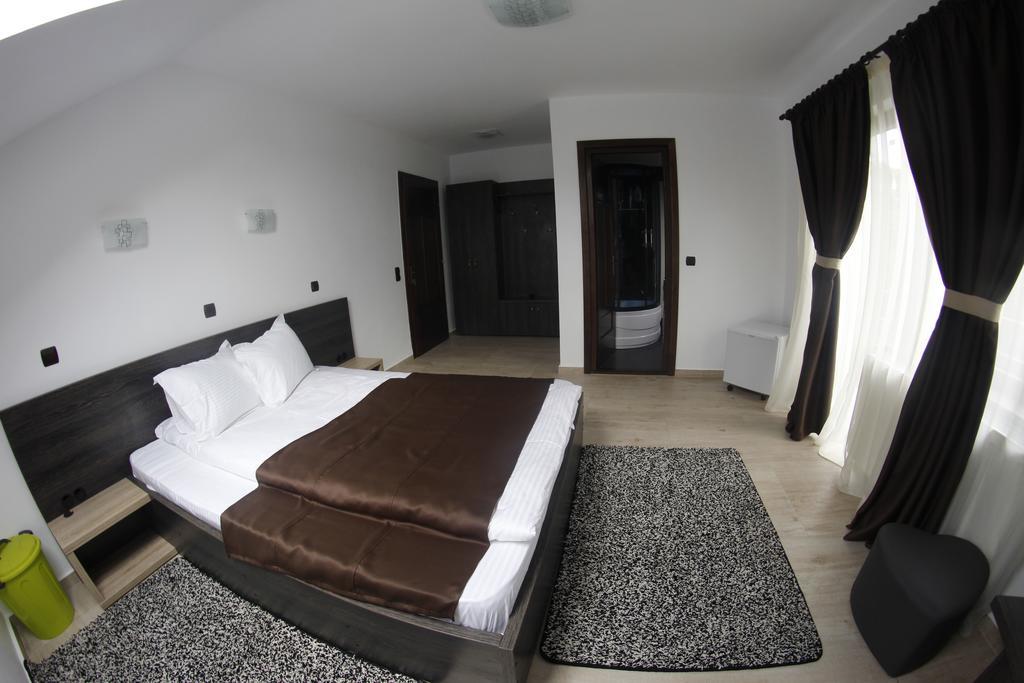 Casa Laur Cu Plaja Privata Colibiţa Exterior foto